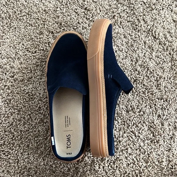 Tom’s Navy Blue Mules - Picture 2 of 4
